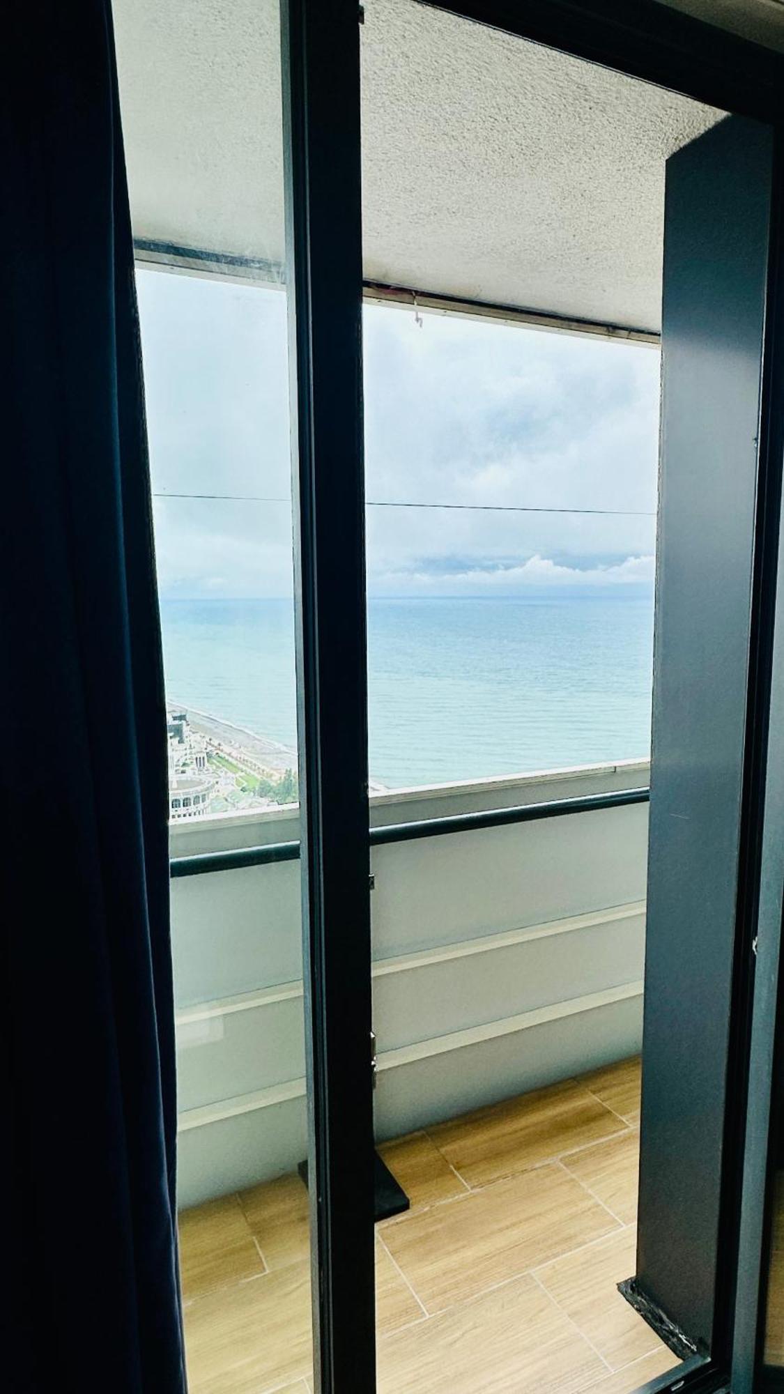 New Orbi Batumi Hotel Bagian luar foto