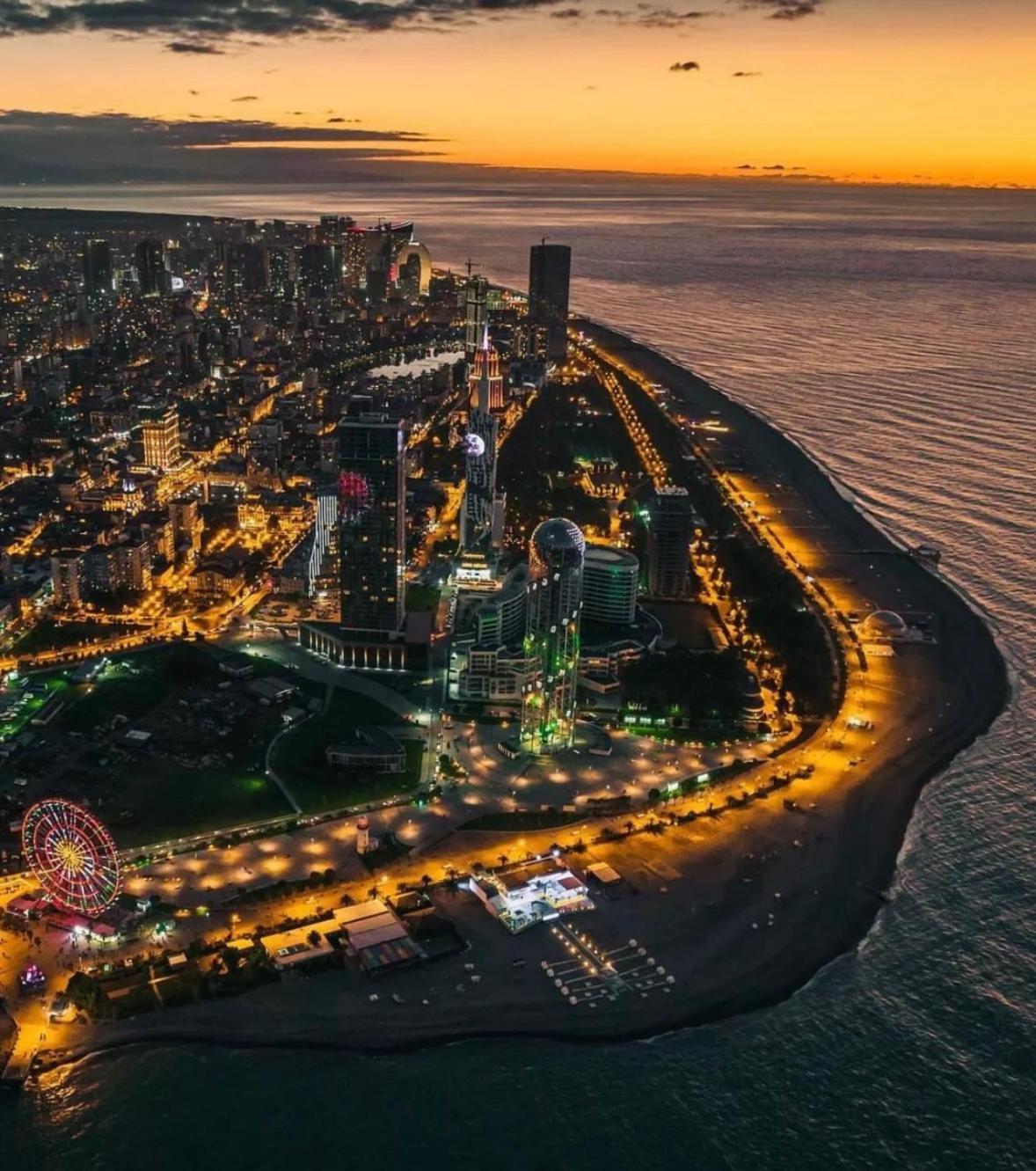 New Orbi Batumi Hotel Bagian luar foto