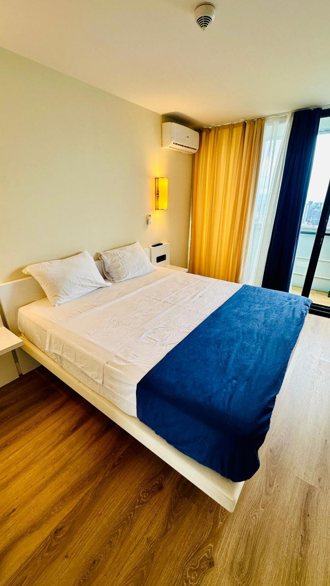 New Orbi Batumi Hotel Bagian luar foto
