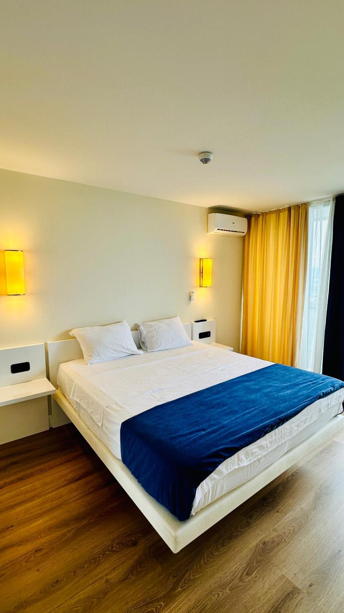 New Orbi Batumi Hotel Bagian luar foto