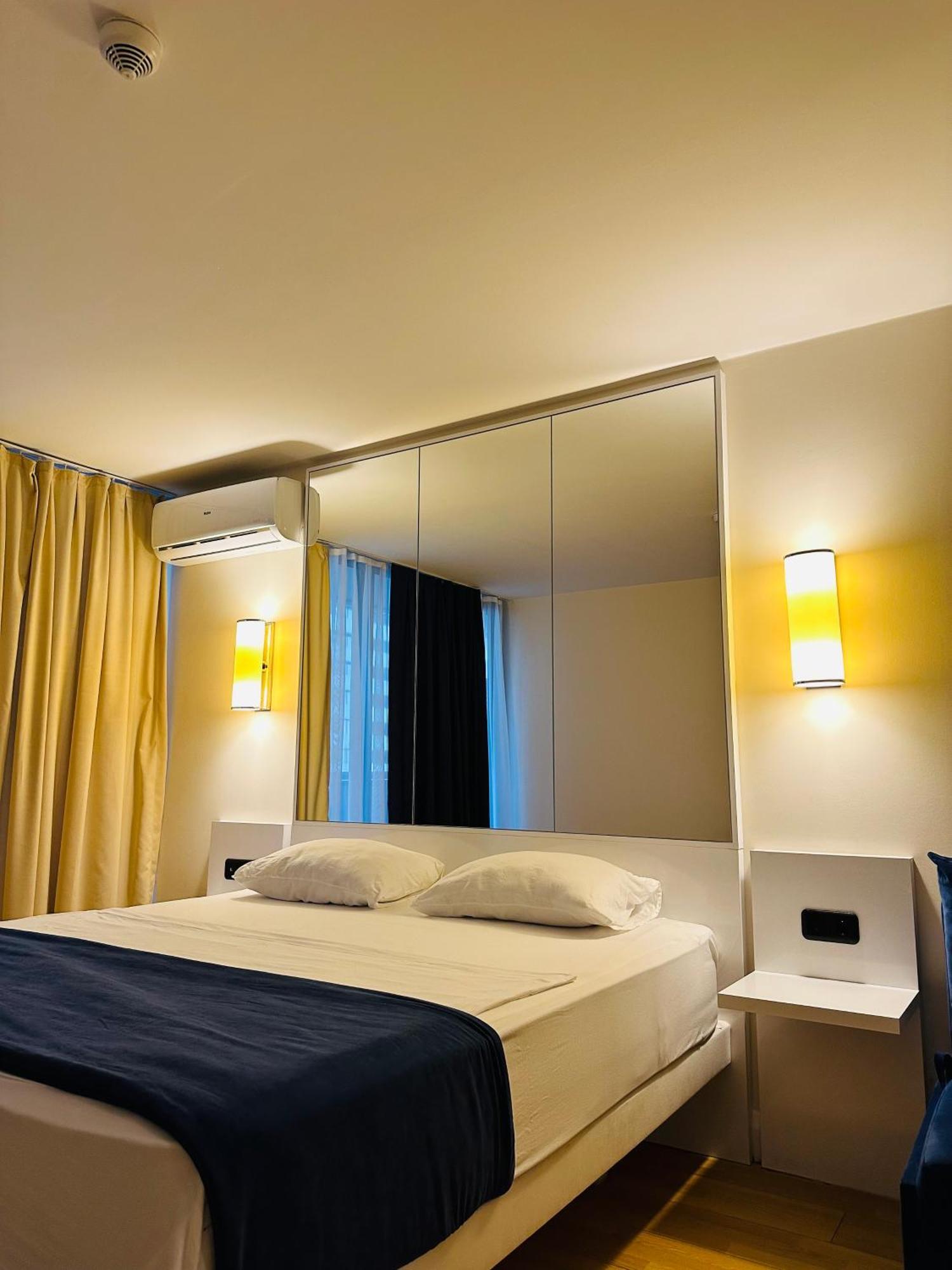 New Orbi Batumi Hotel Bagian luar foto